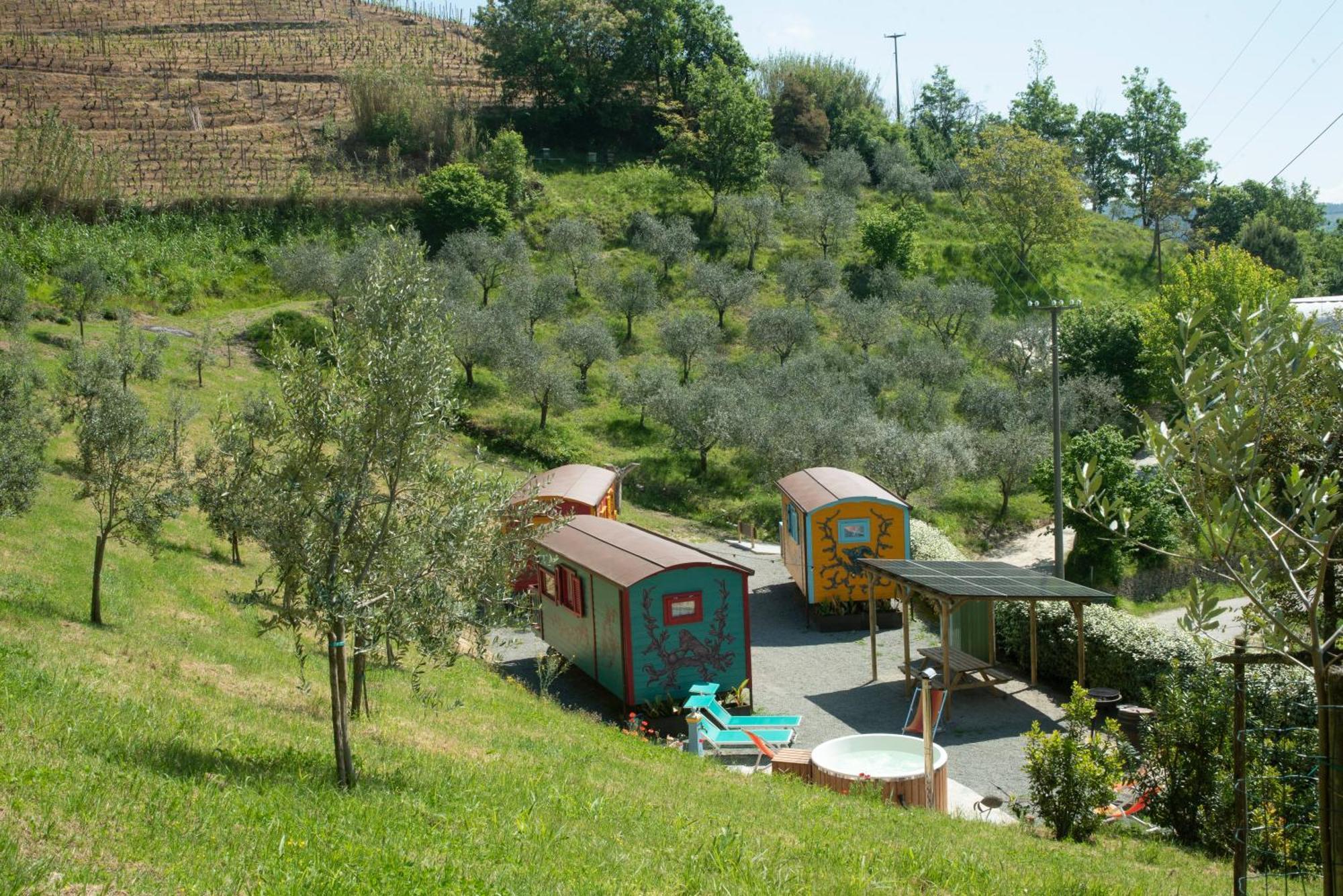Agriturismo La Rovere - I Carrozzoni Gitani Cossano Belbo Eksteriør bilde