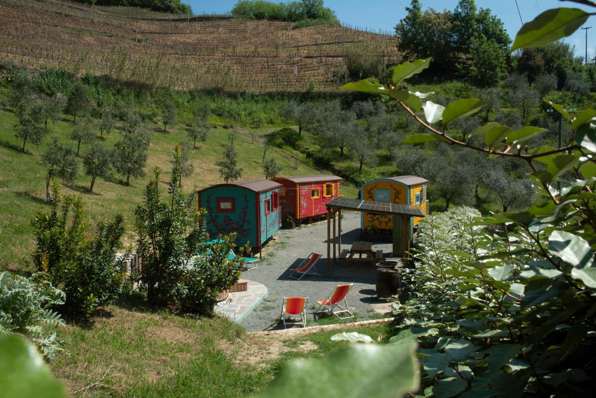 Agriturismo La Rovere - I Carrozzoni Gitani Cossano Belbo Eksteriør bilde